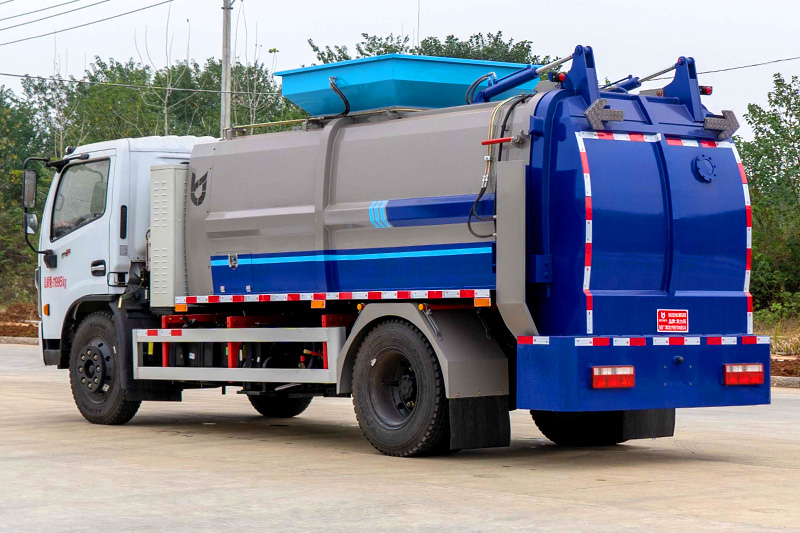 大福瑞卡F7混动方罐餐厨垃圾车